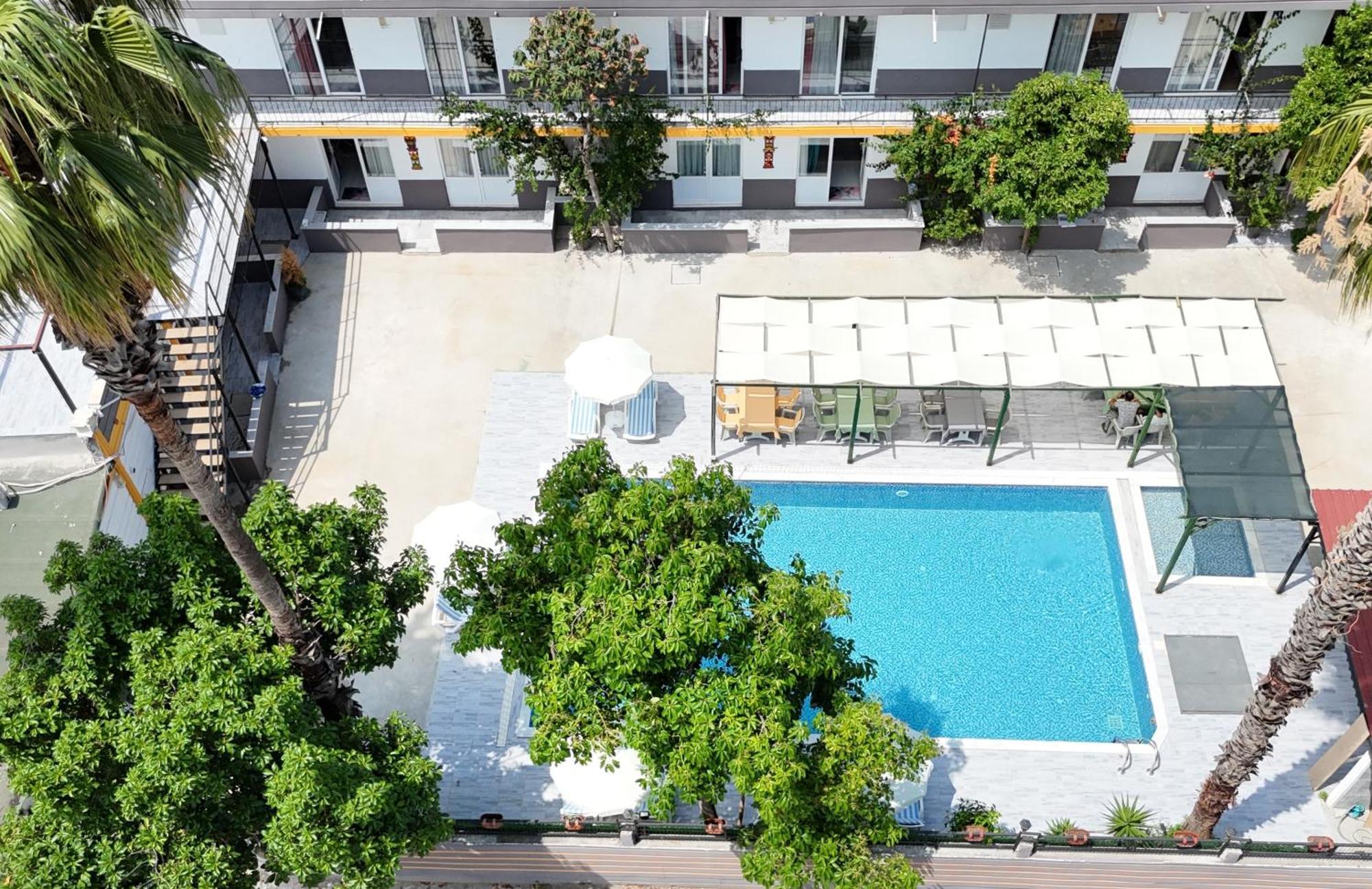Hillside Apart Hotel Side Exterior foto